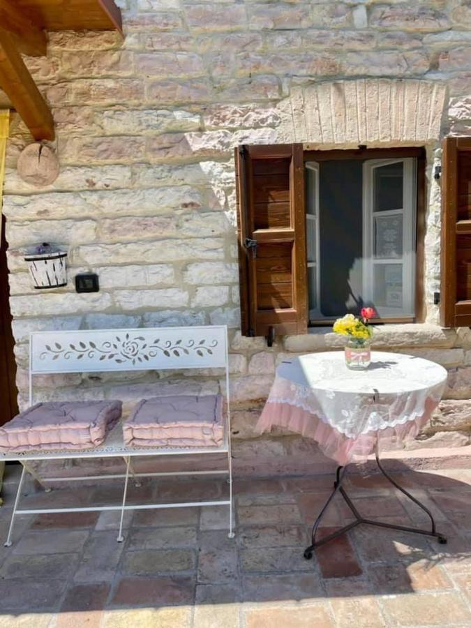 Serra SantʼAbbondio B&B Il Poggetto מראה חיצוני תמונה