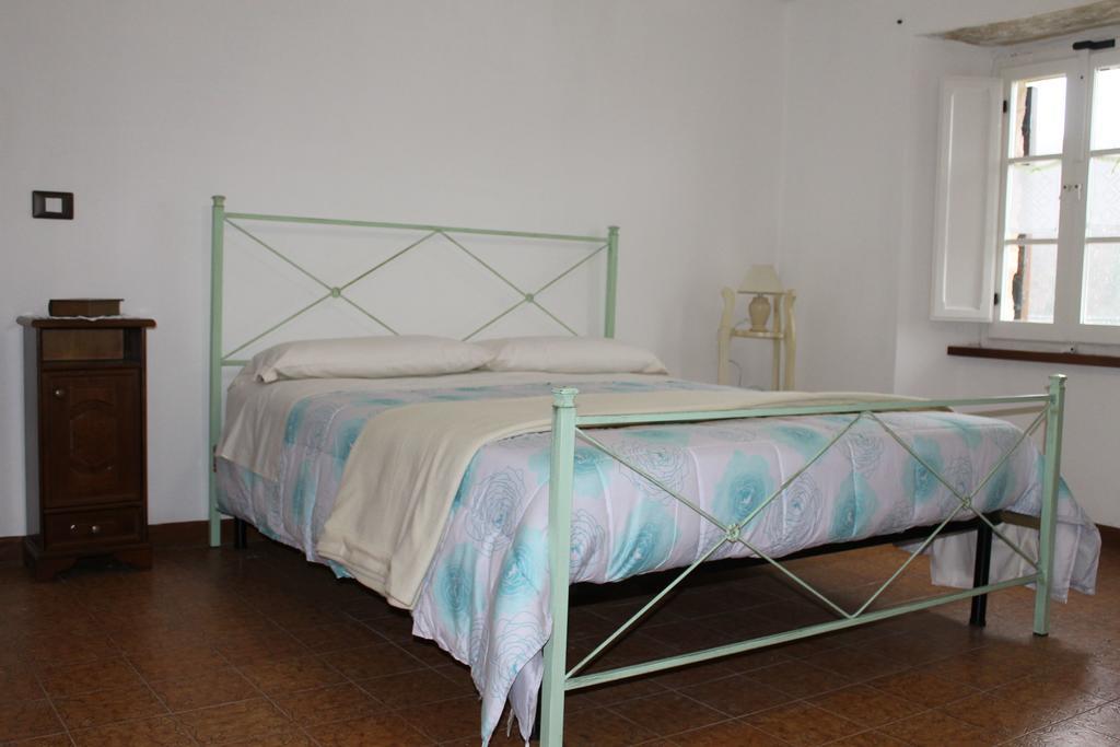 Serra SantʼAbbondio B&B Il Poggetto חדר תמונה